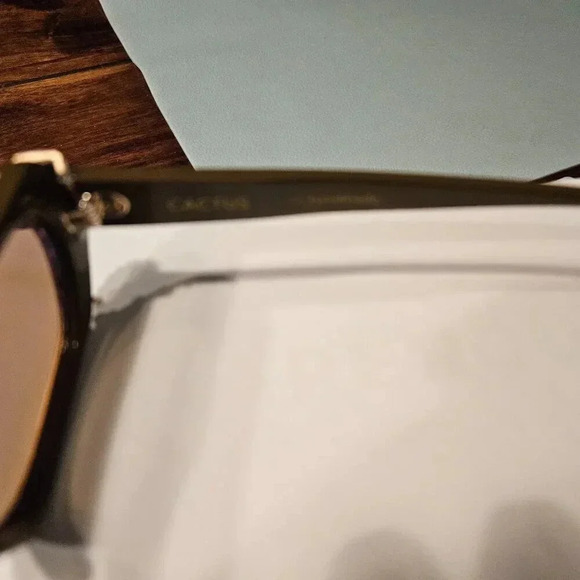 Aperçu x Oumayma | Handmade Limited Edition Removable Palm Clip-  NWOT - Picture 8 of 16